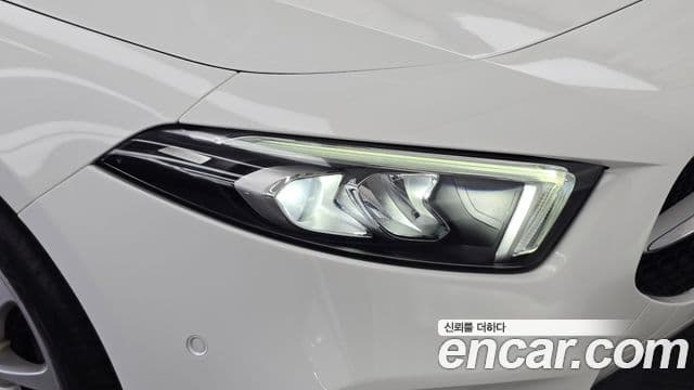 Mercedes-Benz A-Class 2020 — Şəkil 11/31