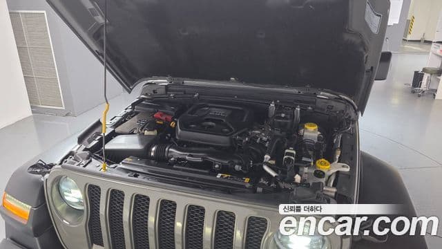 Jeep Wrangler 2023 — ფოტო 6/20