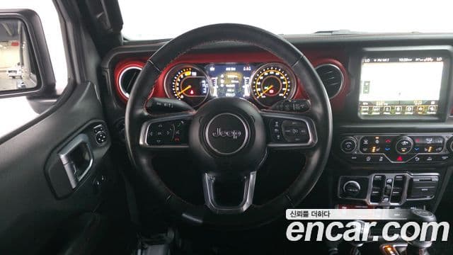 Jeep Wrangler 2023 — ფოტო 13/20