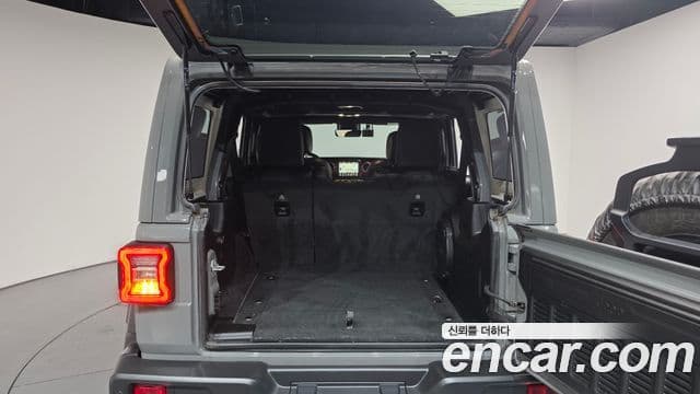Jeep Wrangler 2023 — фото 20 из 20