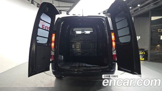 Hyundai Staria 2022 — фото 20 из 20