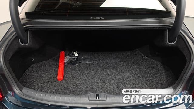 Genesis Electrified G80 2021 — Şəkil 19/20