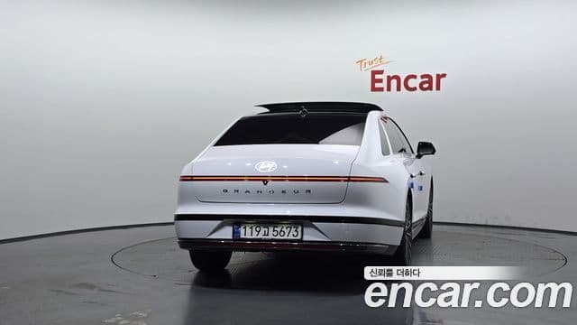 Hyundai Grandeur 2023 — ფოტო 4/20
