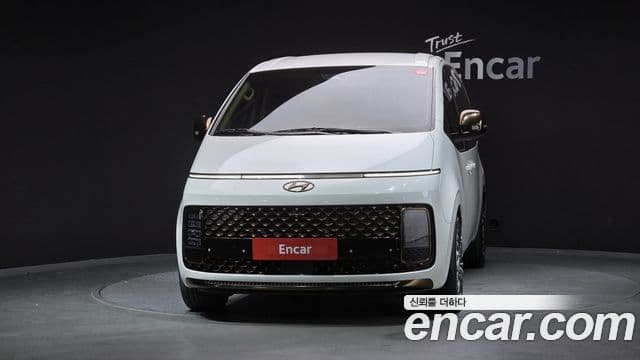 Hyundai Staria 2023 — Photo 6/20