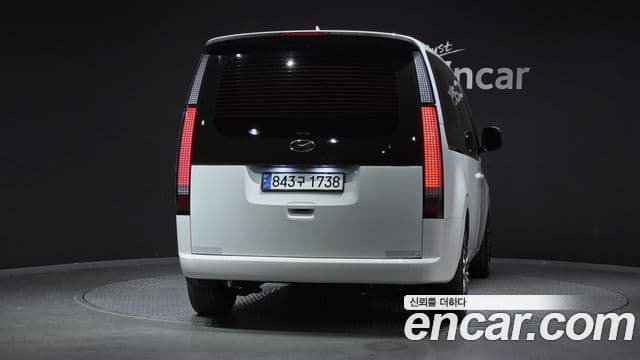 Hyundai Staria 2023 — Photo 18/20