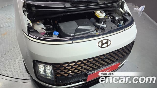 Hyundai Staria 2023 — Photo 19/20