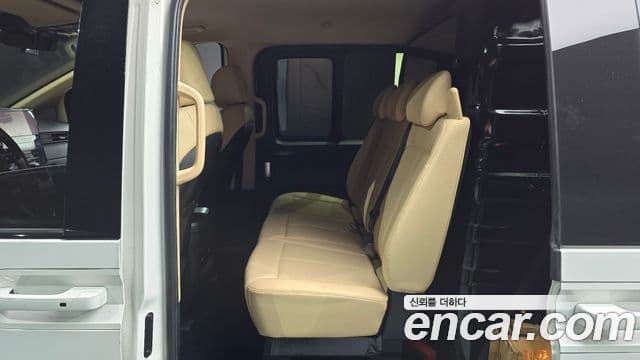 Hyundai Staria 2023 — Photo 5/20