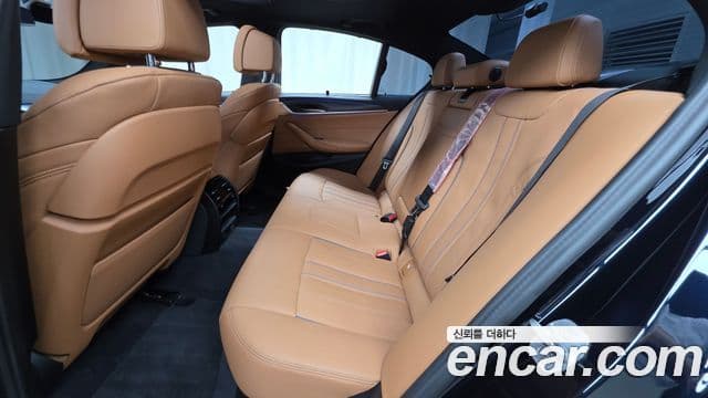 BMW 5 Series 2023 — Şəkil 12/20