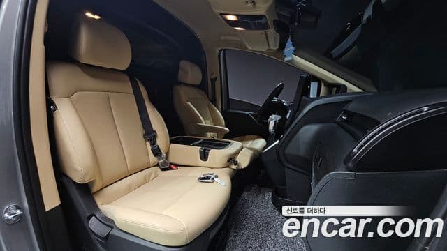 Hyundai Staria 2023 — Şəkil 10/20