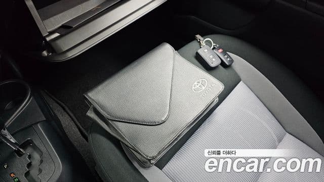 Toyota Prius C 2018 — ფოტო 16/20