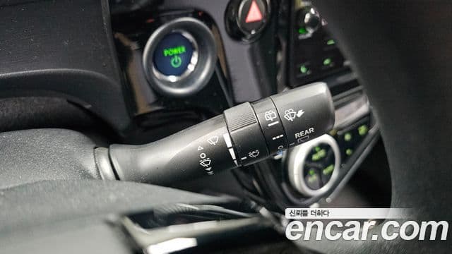 Toyota Prius C 2018 — ფოტო 20/20