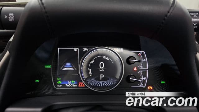 Lexus ES300h 2018 — Şəkil 8/20