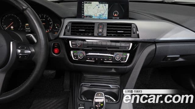 BMW 3 Series 2018 — Şəkil 16/20