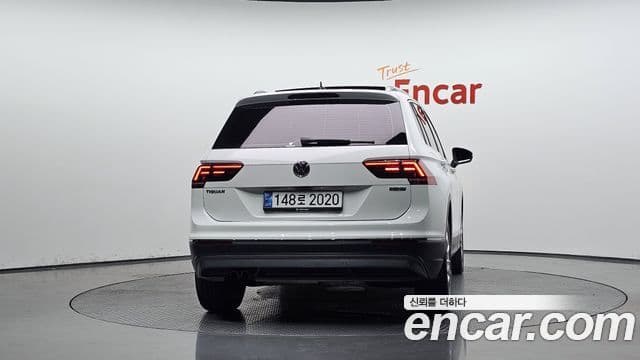 Volkswagen Tiguan 2020 — Şəkil 9/30