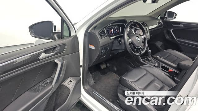 Volkswagen Tiguan 2020 — Şəkil 22/30