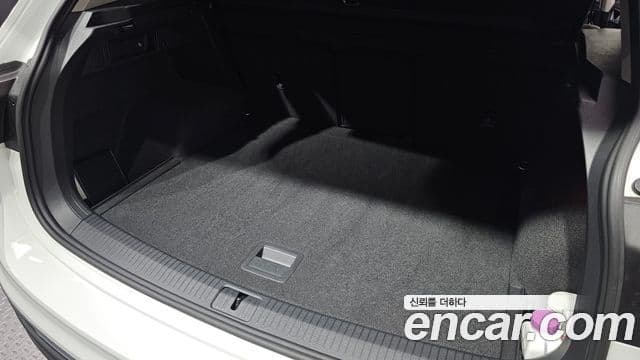 Volkswagen Tiguan 2020 — Şəkil 27/30