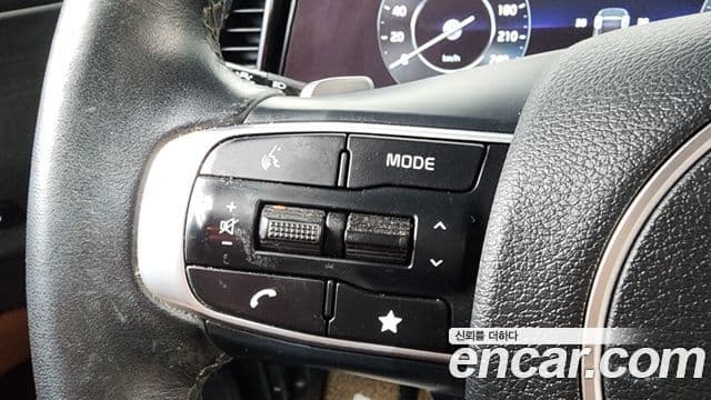Kia Sportage 2023 — фото 16 из 20