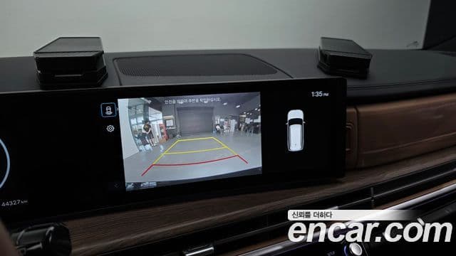 Hyundai Santa Fe 2023 — фото 16 из 20