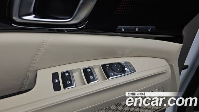 Kia Carnival 2024 — ფოტო 17/20