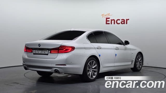 BMW 5 Series 2018 — Şəkil 2/20
