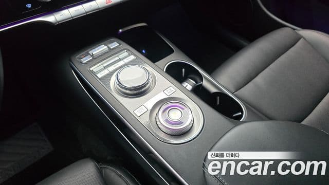Genesis GV70 2021 — Şəkil 9/20
