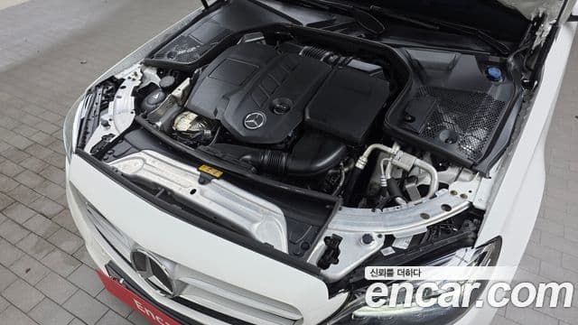 Mercedes-Benz C-Class 2020 — ფოტო 6/20