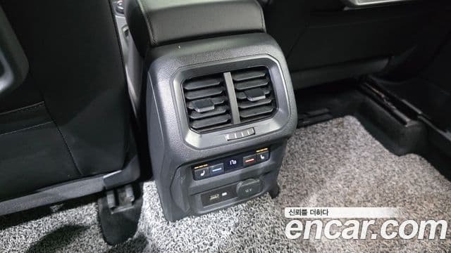 Volkswagen Tiguan 2020 — ფოტო 19/20