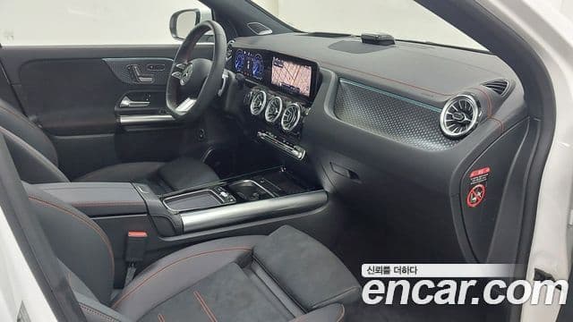 Mercedes-Benz EQA 2025 — ფოტო 8/18