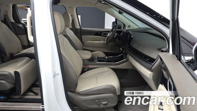 Kia Carnival 2024 — Фото 11/20