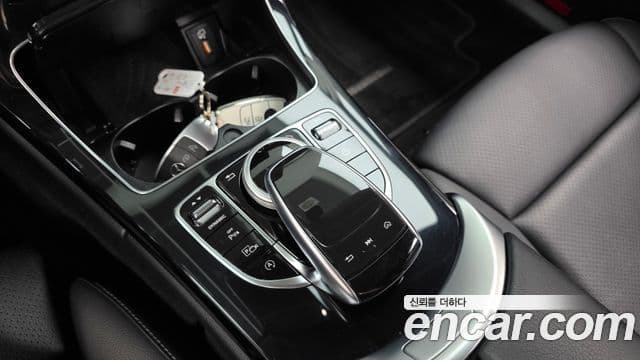 Mercedes-Benz C-Class 2019 — фото 17 из 20