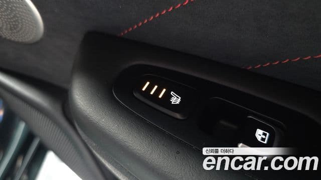 Kia Stinger 2022 — ფოტო 19/20