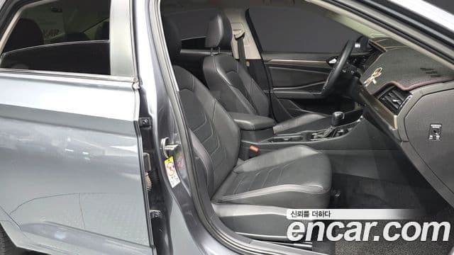 Volkswagen Jetta 2021 — Şəkil 12/20
