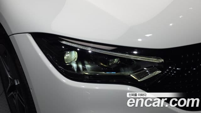Mercedes-Benz EQE 2022 — ფოტო 12/33