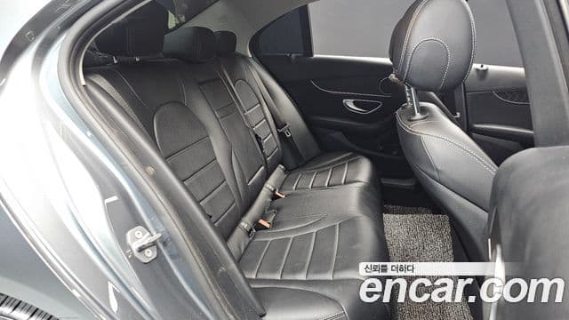 Mercedes-Benz C-Class 2019 — фото 11 из 20