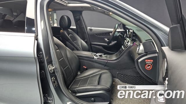 Mercedes-Benz C-Class 2019 — фото 12 из 20