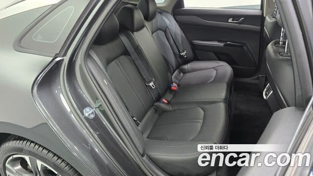 Kia K5 2022 — ფოტო 11/20