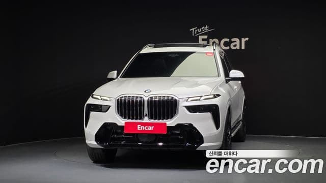 BMW X7 2024 — Photo 29/36