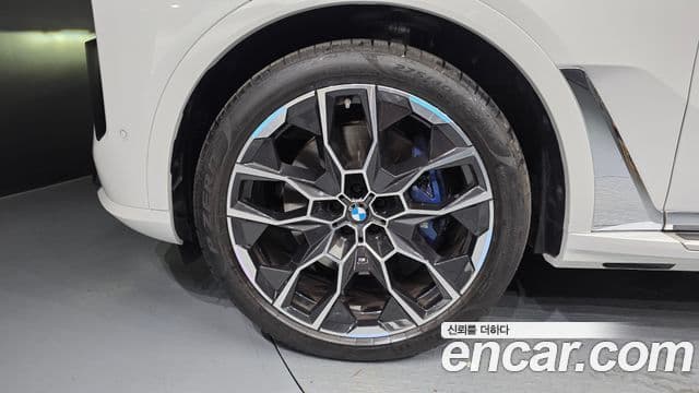 BMW X7 2024 — Photo 6/36