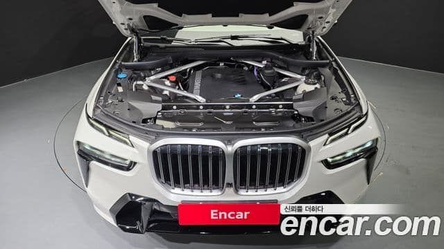 BMW X7 2024 — Photo 30/36