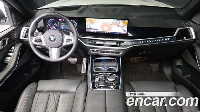 BMW X7 2024 — Photo 21/36