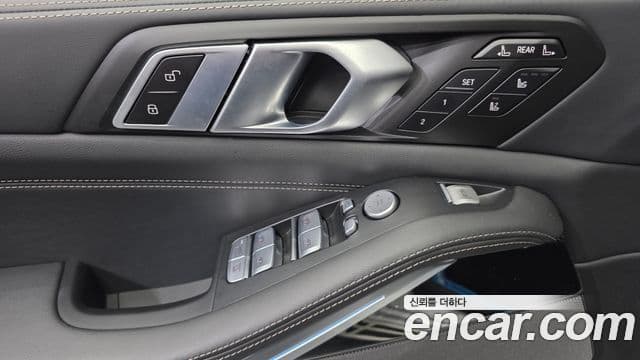 BMW X7 2024 — Photo 3/36