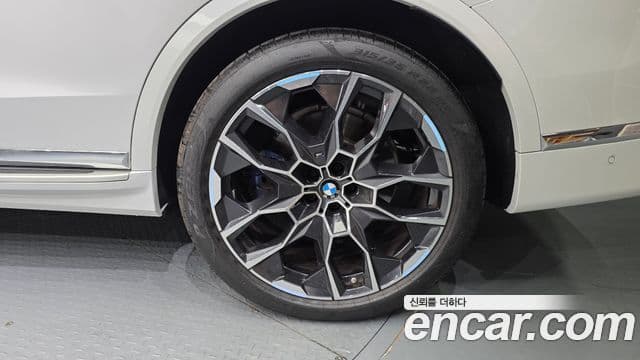 BMW X7 2024 — Photo 15/36