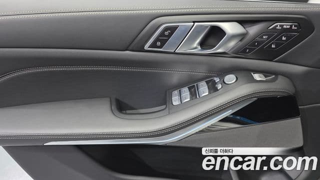 BMW X7 2024 — Photo 20/36