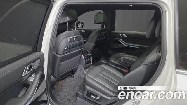 BMW X7 2024 — Photo 32/36