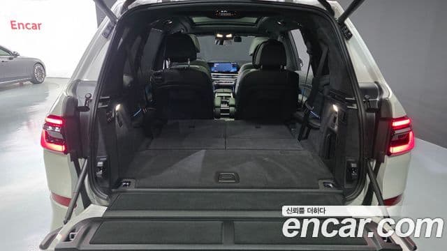 BMW X7 2024 — Photo 8/36