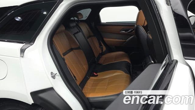 Land Rover Range Rover Velar 2018 — Photo 20/33