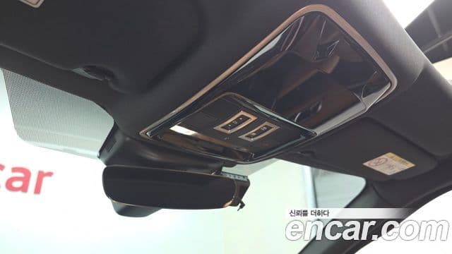 Land Rover Range Rover Velar 2018 — Photo 1/33