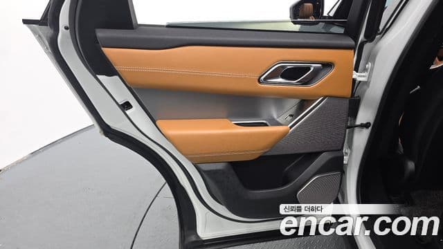 Land Rover Range Rover Velar 2018 — Photo 31/33