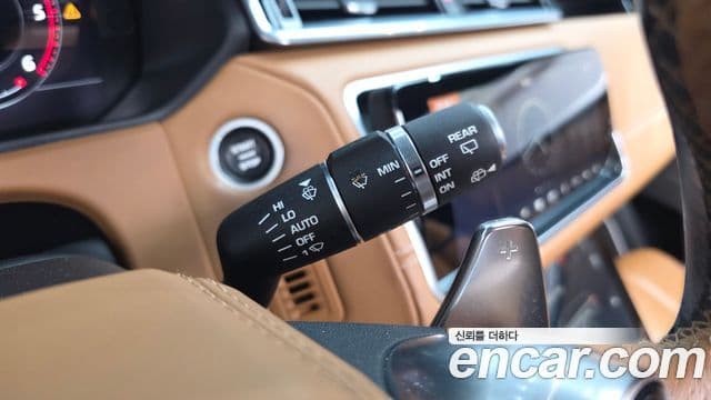Land Rover Range Rover Velar 2018 — Photo 30/33