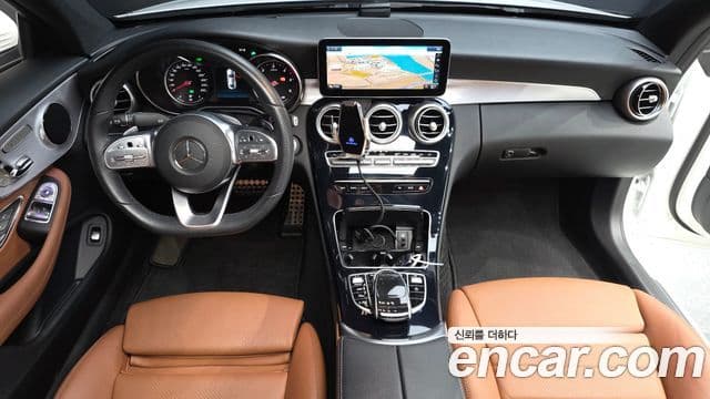 Mercedes-Benz C-Class 2019 — фото 7 из 20